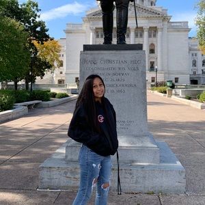 Meet your Posher, Alexandra